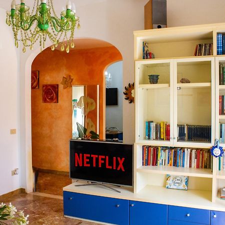 L'Isola Felice Appartement Cecina  Buitenkant foto